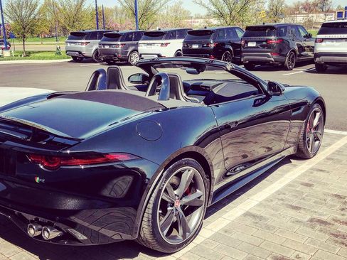 Used 2019 Jaguar F-TYPE R image 14