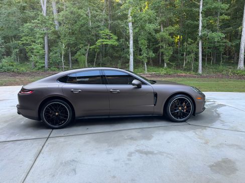 Used 2018 Porsche Panamera image 13