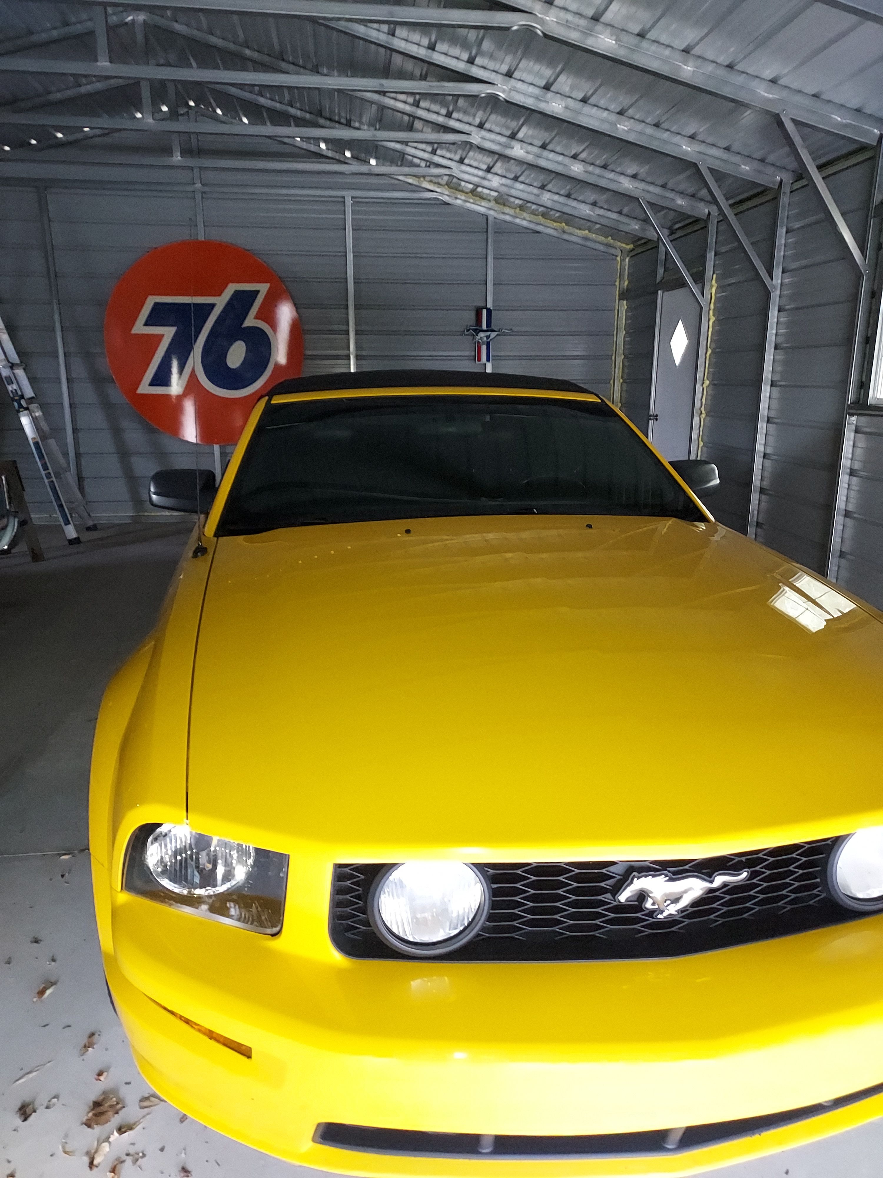 Used 2005 Ford Mustang GT Premium RWD image 15