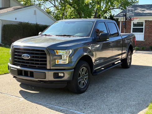Used 2015 Ford F150 XLT w/ Equipment Group 302A Luxury AWD/4WD image 2