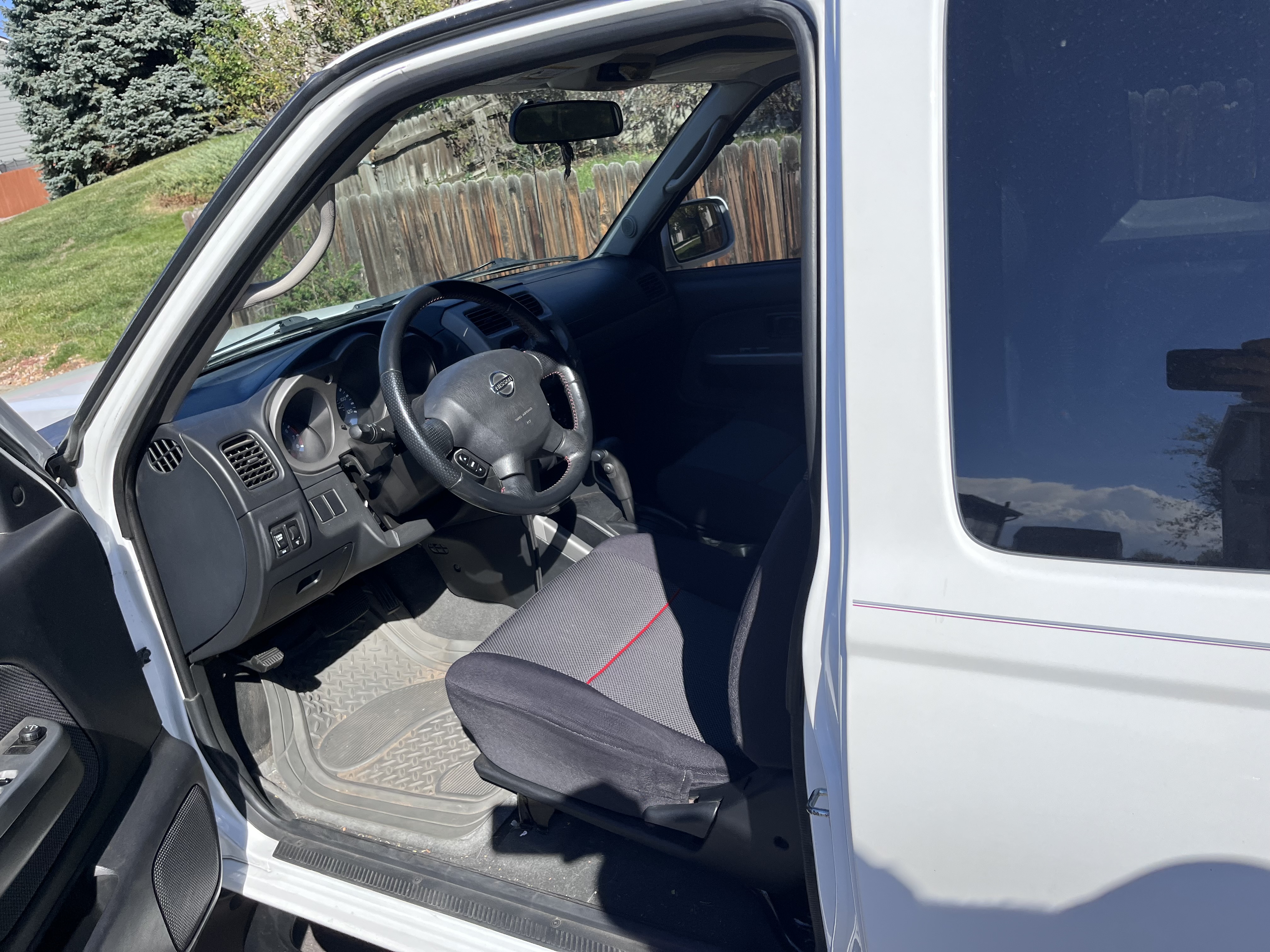 Used 2002 Nissan Frontier S/C RWD image 10
