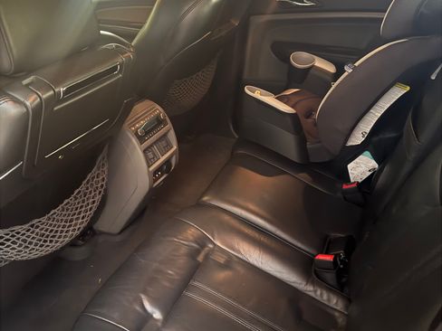 Used 2010 Cadillac SRX Premium image 4