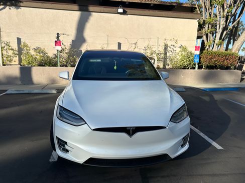 Used 2020 Tesla Model X Long Range image 2