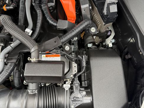 Used 2022 Toyota RAV4 XLE Premium image 23