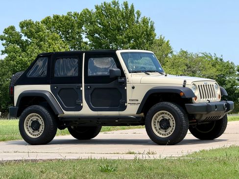 Used 2012 Jeep Wrangler Unlimited Sport AWD/4WD image 4