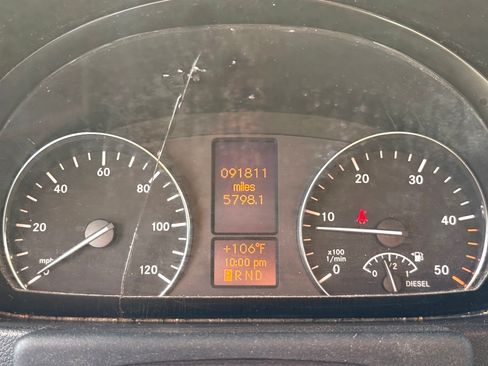 Used 2016 Mercedes-Benz Sprinter 2500 image 31