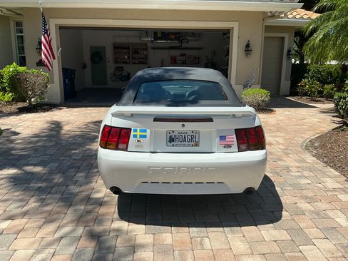 Used 2001 Ford Mustang Cobra RWD image 17