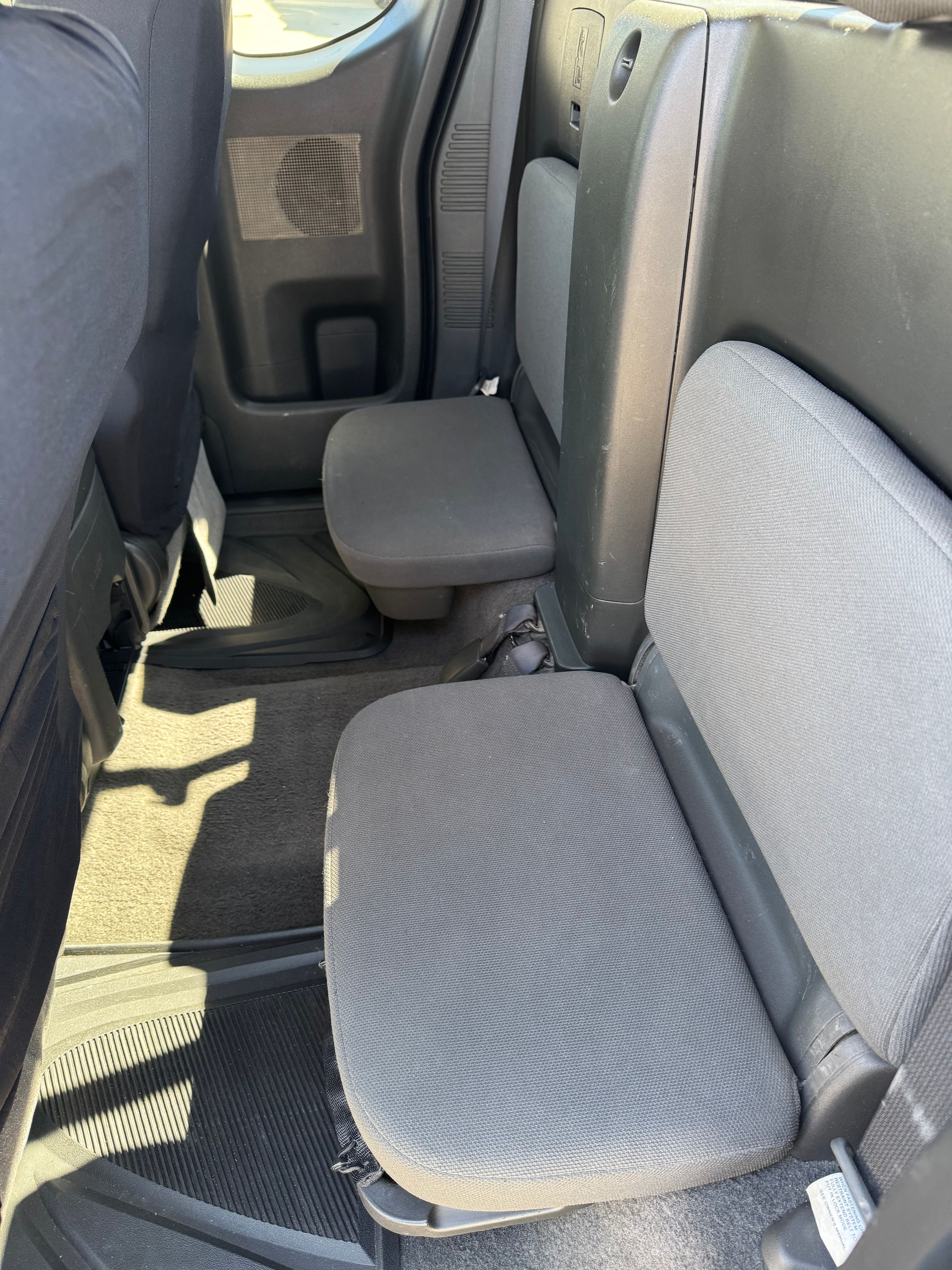 Used 2006 Nissan Frontier XE w/ (G01) XE Preferred Pkg RWD image 9