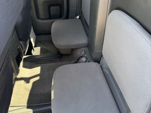Used 2006 Nissan Frontier XE w/ (G01) XE Preferred Pkg RWD image 9