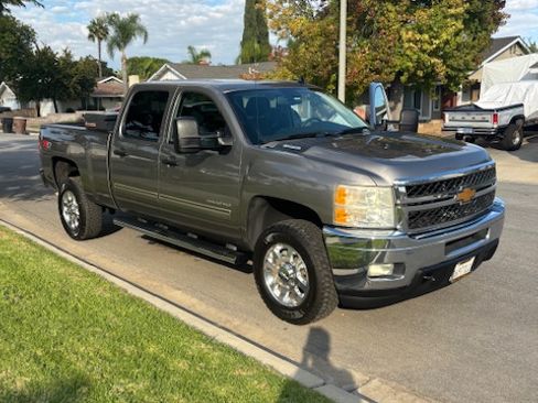 Used 2014 Chevrolet Silverado 2500 LT w/ Interior Plus Package image 4