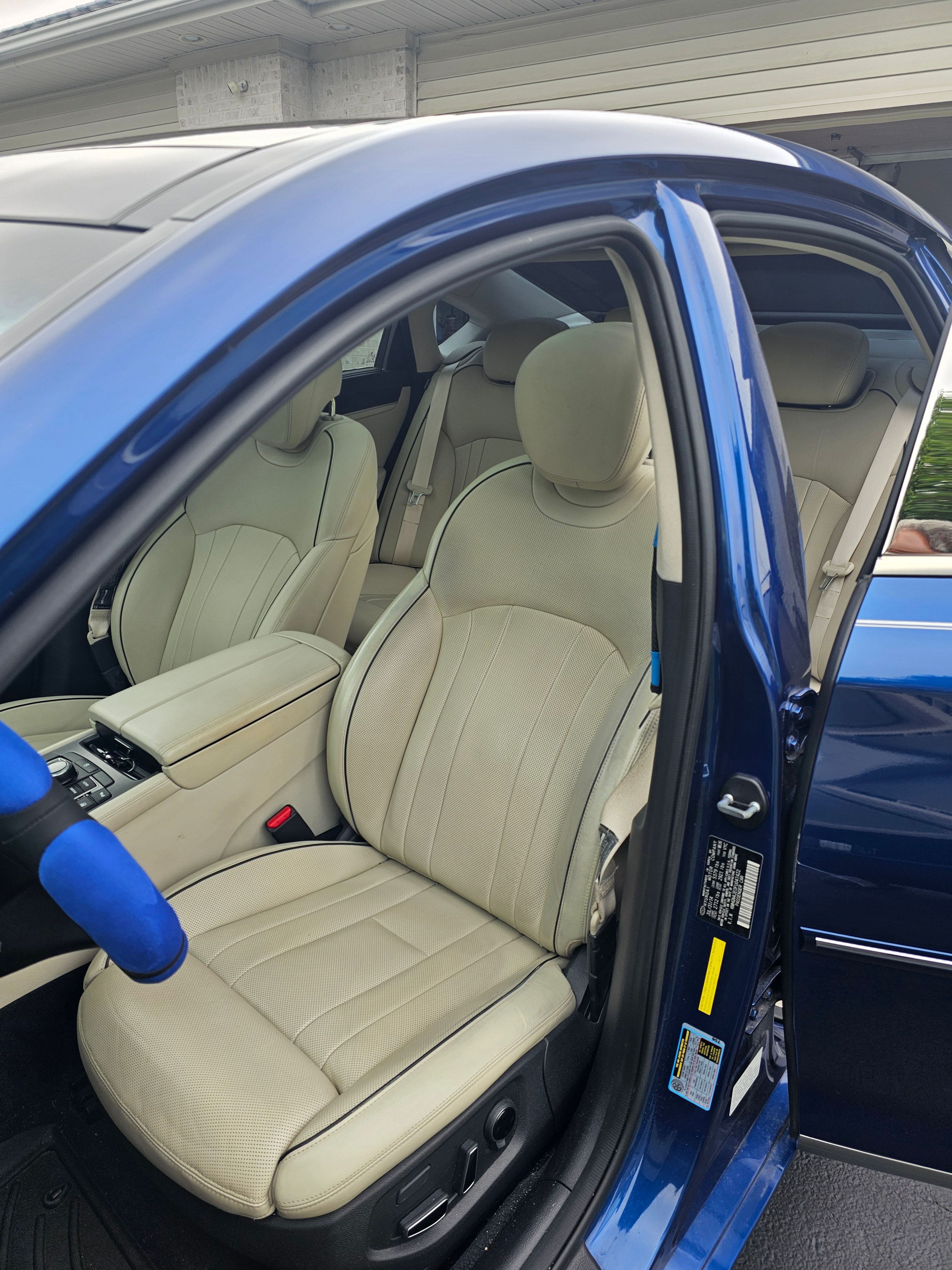 Used 2015 Hyundai Genesis 3.8 w/ Option Group 04 RWD image 9