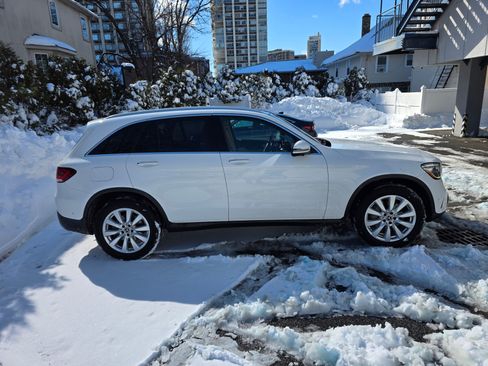 Used 2021 Mercedes-Benz GLC 300 4MATIC image 5