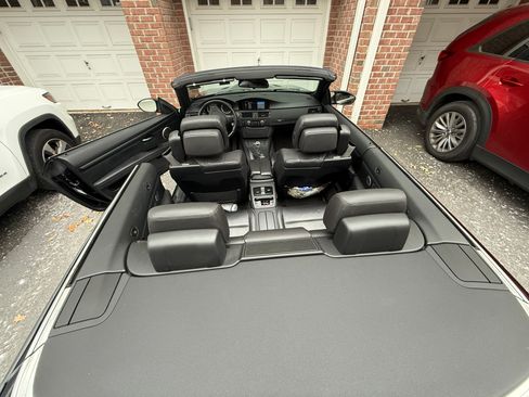 Used 2011 BMW M3 Convertible image 21