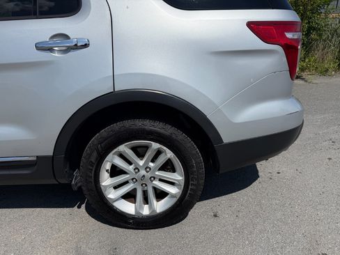 Used 2013 Ford Explorer XLT AWD/4WD image 11