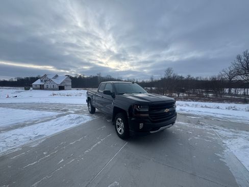 Used 2019 Chevrolet Silverado 1500 LT w/ All Star Edition image 8
