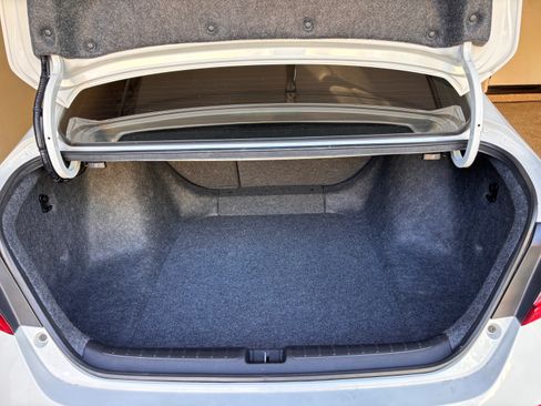 Used 2020 Honda Accord Touring image 13