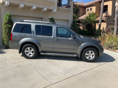 Used 2007 Nissan Pathfinder SE w/ SE Premium Pkg