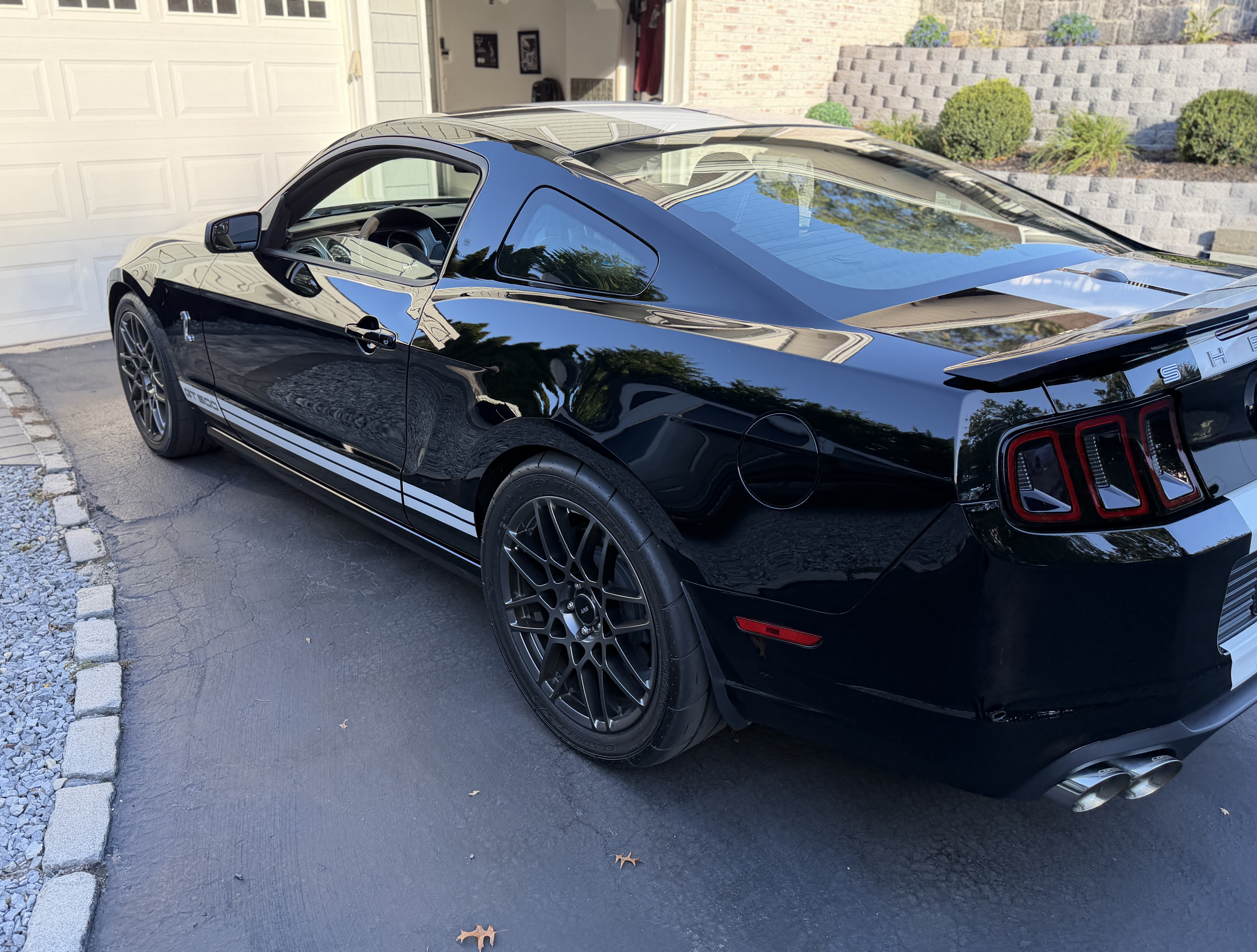 Used 2014 Ford Mustang Shelby GT500 w/ Equipment Group 821A RWD image 5