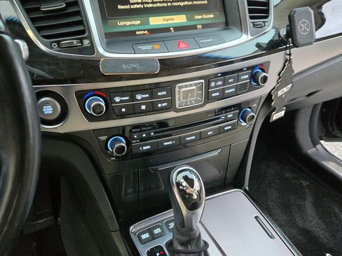 Used 2014 Hyundai Equus Ultimate image 11