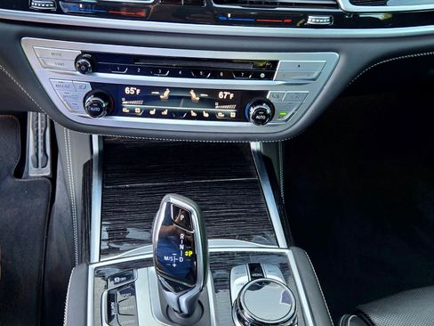 Used 2019 BMW 750i xDrive AWD/4WD image 11
