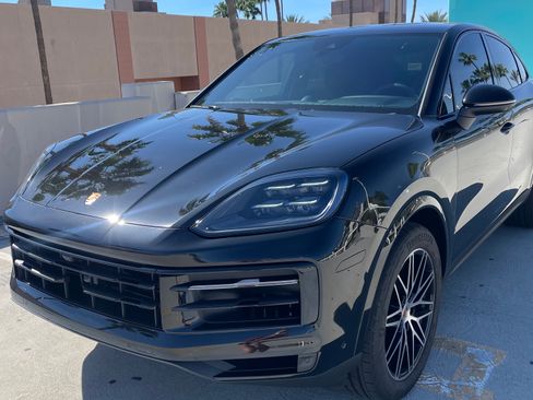 Used 2026 Porsche Cayenne Sport Utility 4D image 9