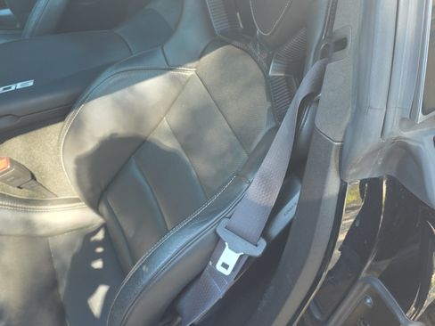 Used 2015 Chevrolet Corvette Z06 w/ 3LZ Preferred Equipment Group image 21