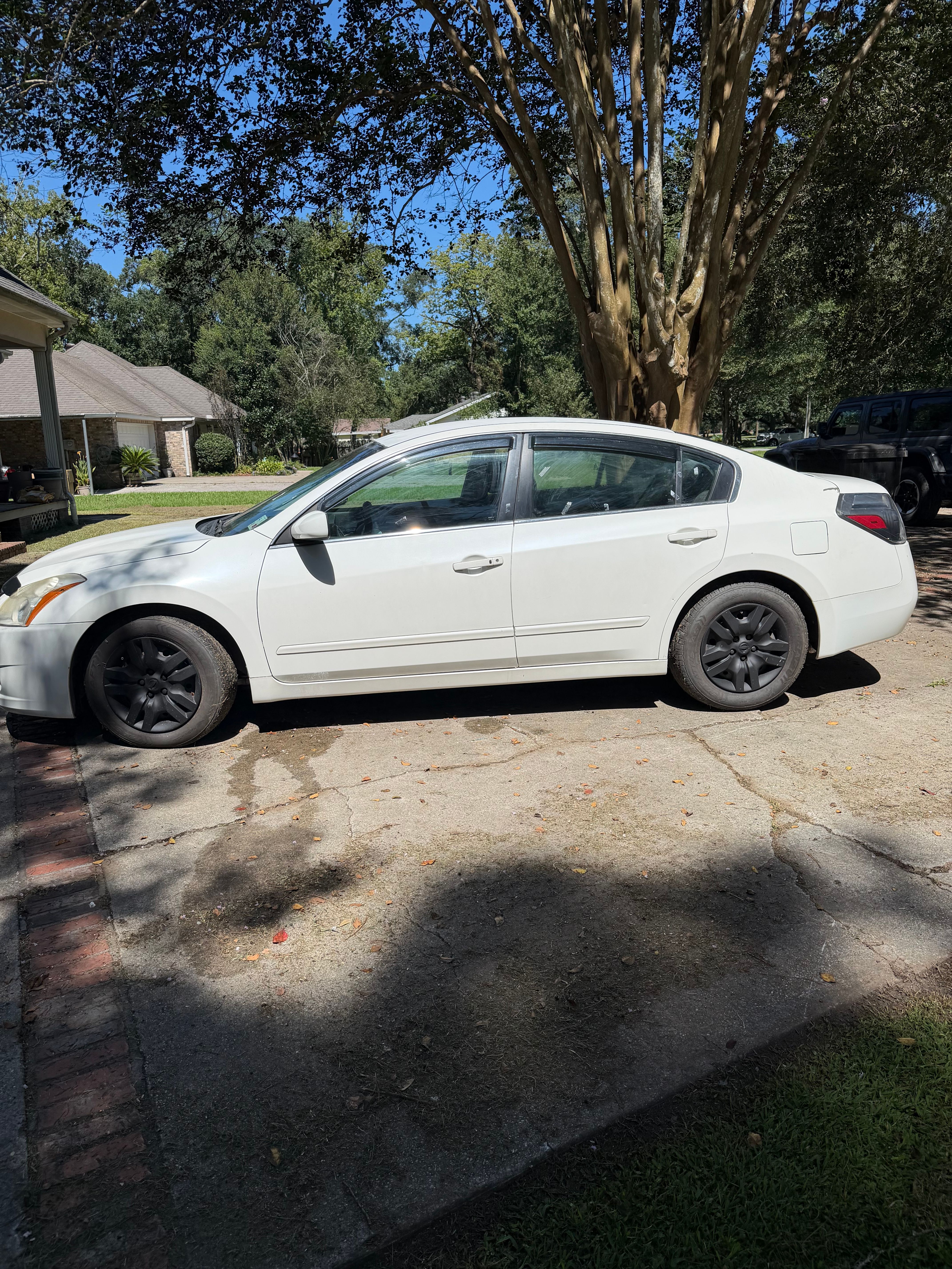 Used 2011 Nissan Altima 2.5 S FWD image 5