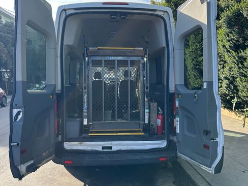 Used 2017 Ford Transit 350 XL image 2