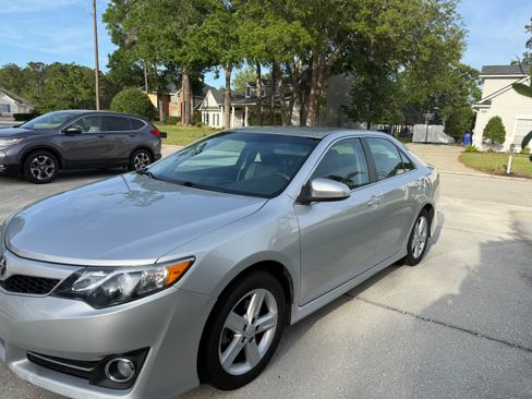 Used 2013 Toyota Camry SE image 4