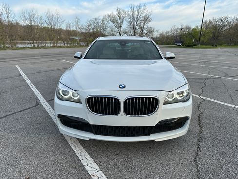 Used 2014 BMW 740Li image 2