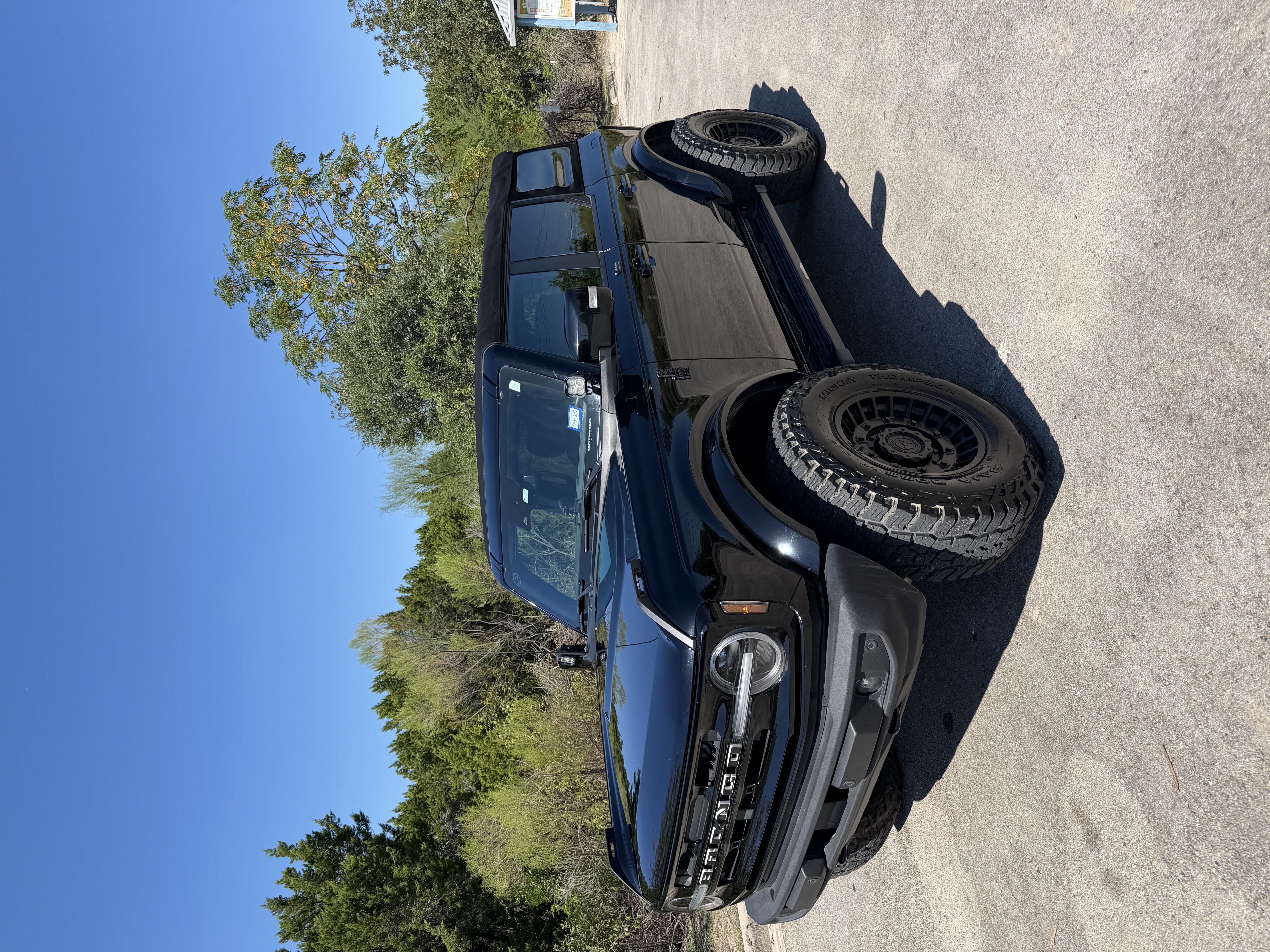 Used 2022 Ford Bronco Outer Banks AWD/4WD image 2