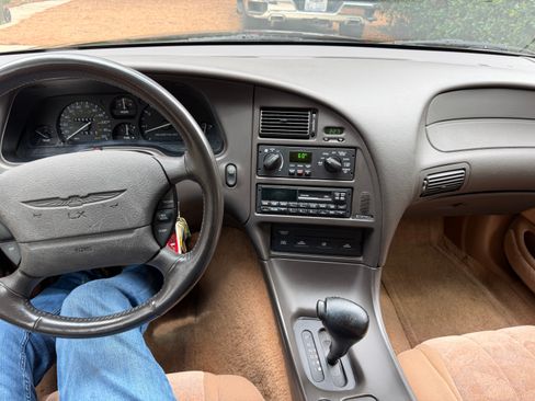 Used 1996 Ford Thunderbird LX RWD image 6