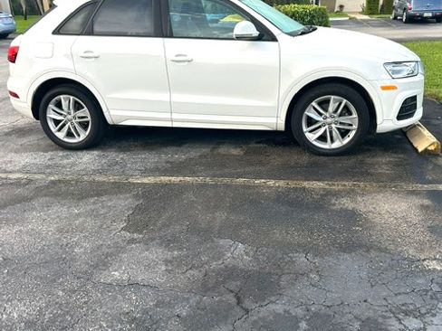 Used 2017 Audi Q3 2.0T Premium w/ Convenience Package FWD image 10