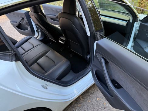 Used 2018 Tesla Model 3 Long Range image 8