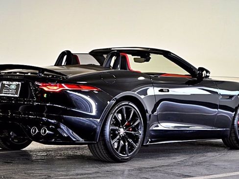 Used 2022 Jaguar F-TYPE R image 6