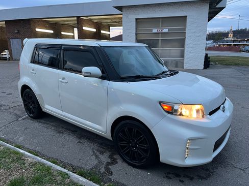 Used 2014 Scion xB Release Series 10.0 image 2