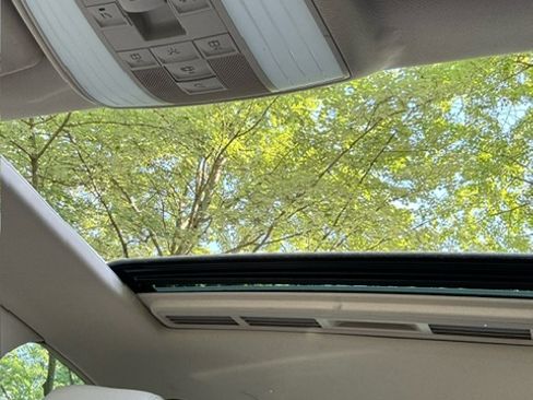 Used 2015 Mercedes-Benz E 350 4MATIC Sedan image 13