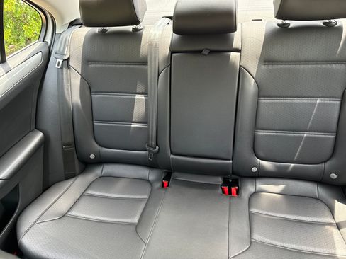 Used 2017 Volkswagen Jetta SE FWD image 17