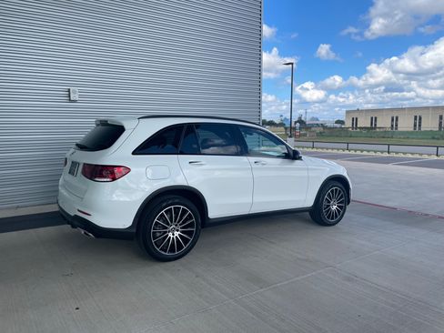 Used 2021 Mercedes-Benz GLC 300 image 7