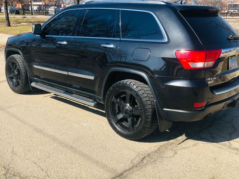Used 2013 Jeep Grand Cherokee Overland w/ Advance Technology Group AWD/4WD image 6