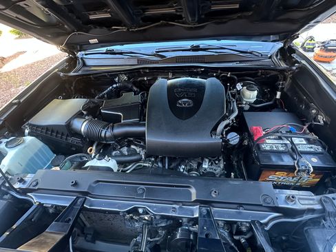 Used 2020 Toyota Tacoma TRD Sport image 13