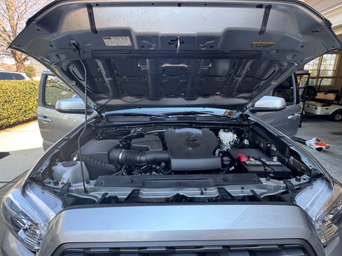 Used 2023 Toyota Tacoma TRD Off-Road image 11