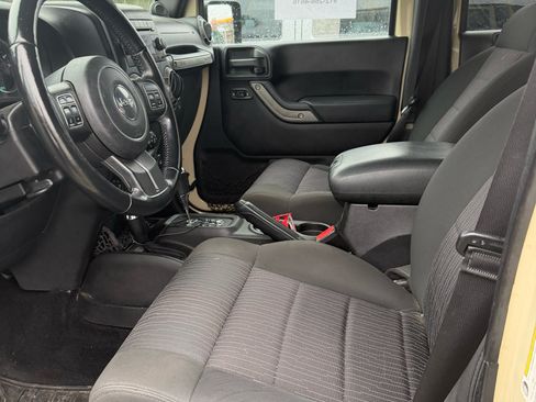 Used 2012 Jeep Wrangler Unlimited Sport image 9