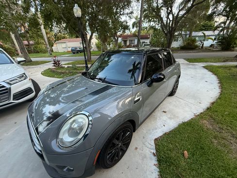 Used 2015 MINI Cooper 4-Door Hardtop FWD image 2