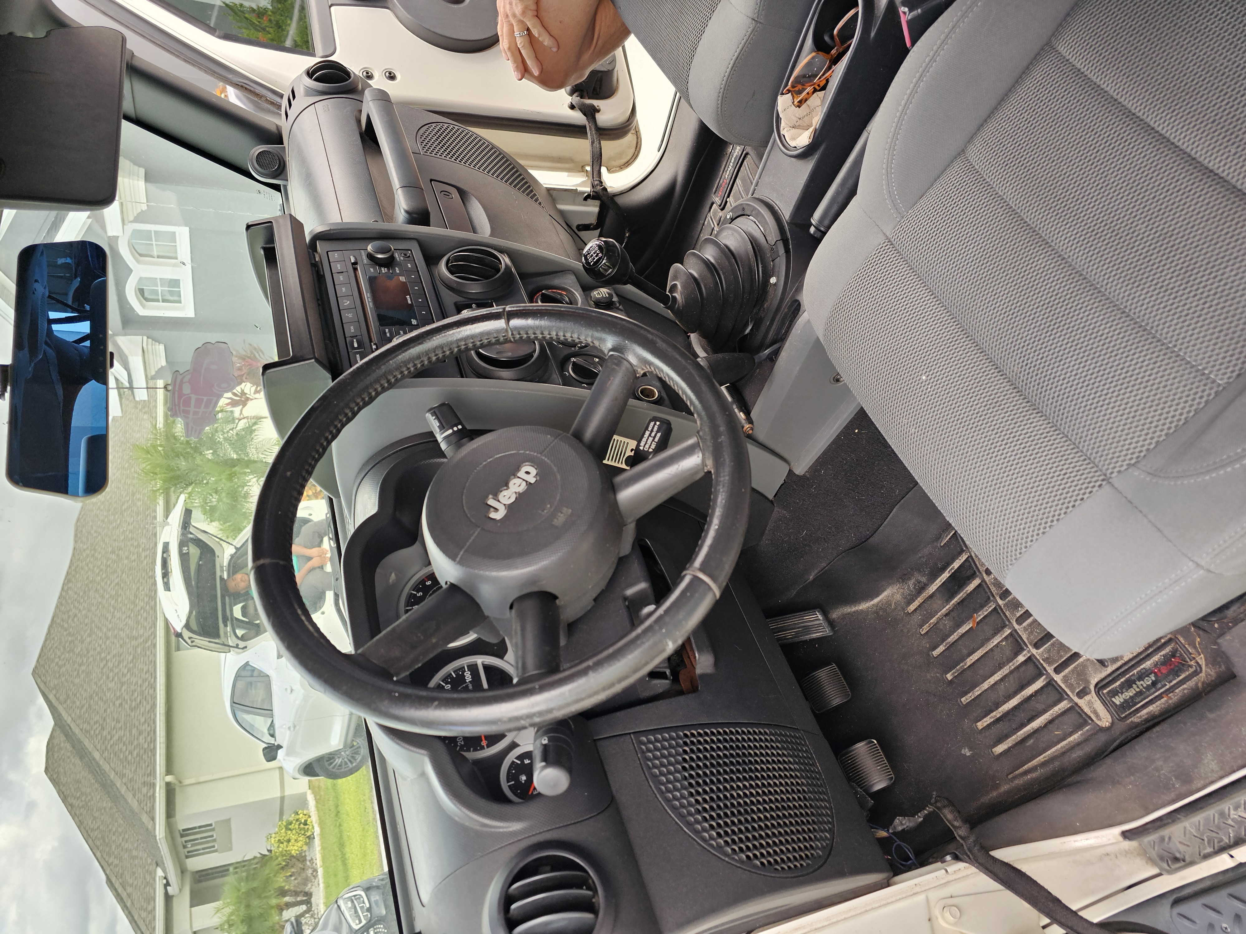 Used 2007 Jeep Wrangler Rubicon w/ Dual Top Group AWD/4WD image 13