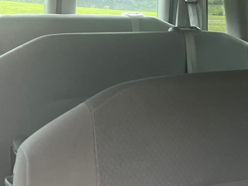 Used 2011 Ford E-350 and Econoline 350 XLT RWD image 11