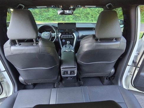 Used 2021 Toyota Venza Limited w/ Advanced Technology Package AWD/4WD image 16