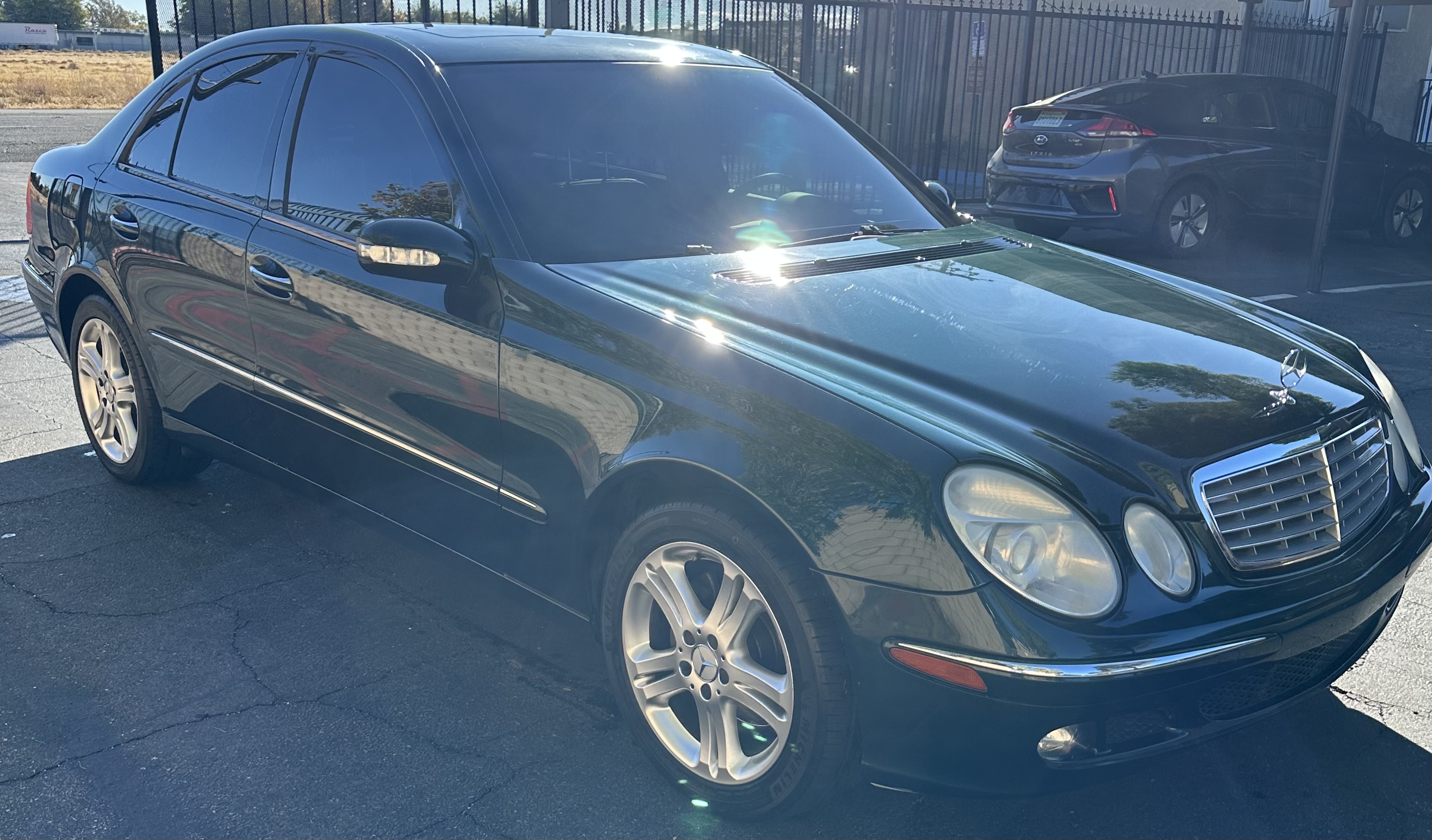 Used 2005 Mercedes-Benz E 500 Sedan image 4