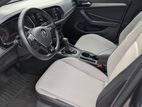 Used 2020 Volkswagen Jetta R-Line w/ R-Line Cold Weather Package image 9