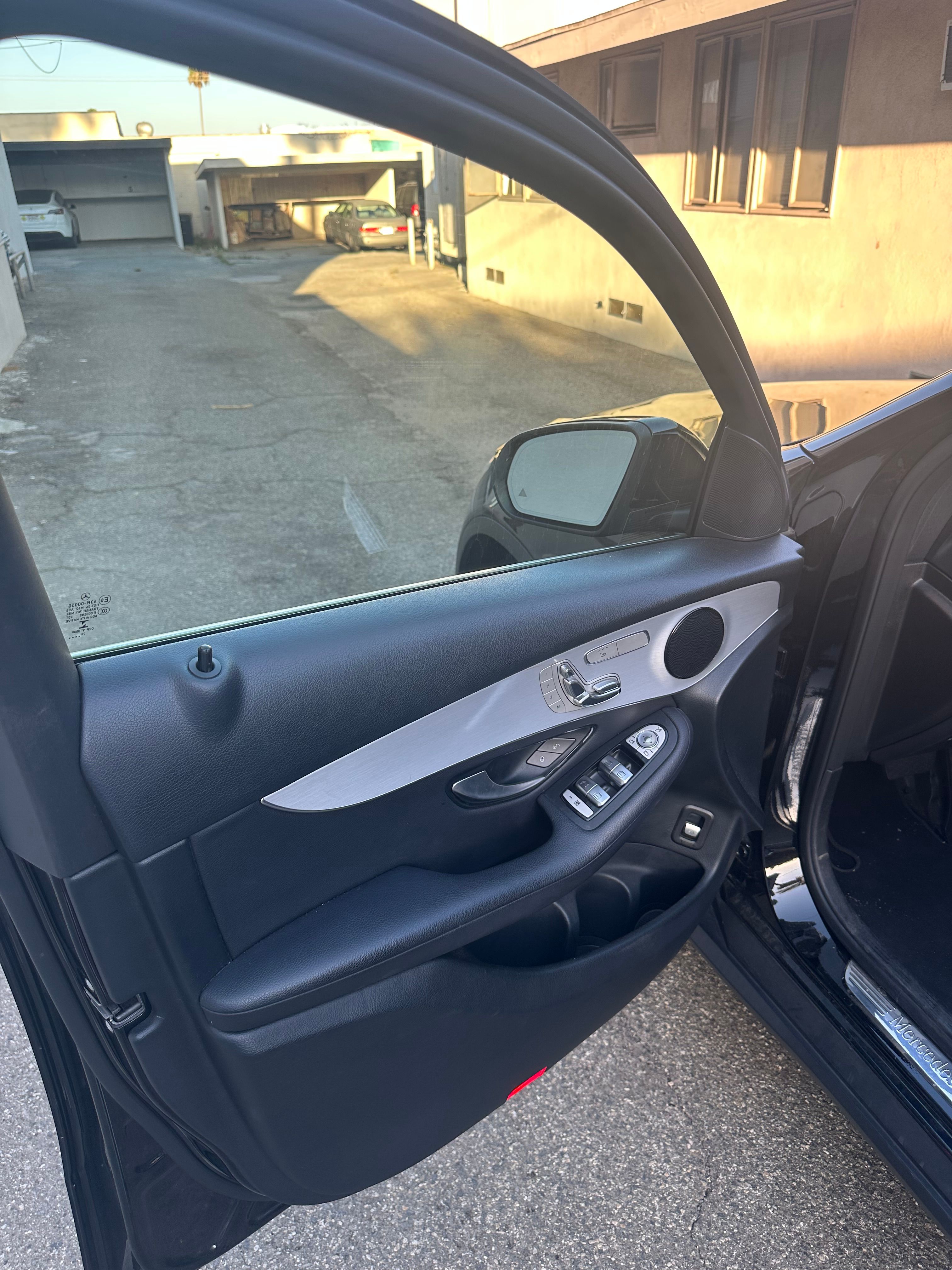 Used 2021 Mercedes-Benz GLC 300 image 22